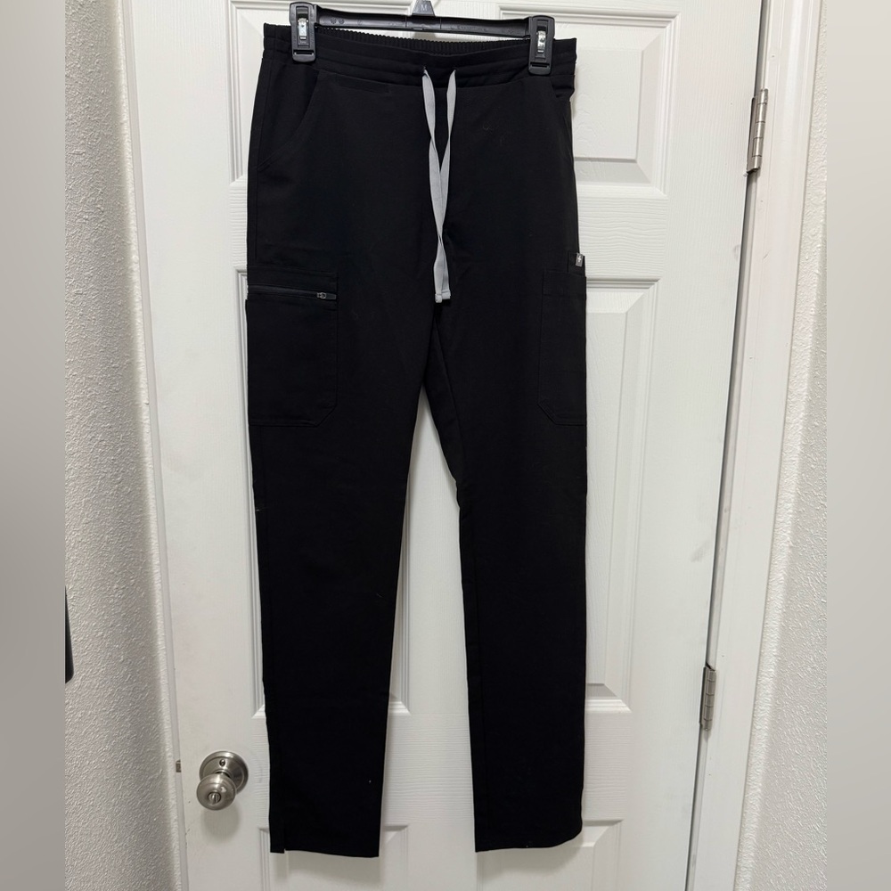 FIGS- Yola Skinny Scrub Pants 2.0™- black- small TALL